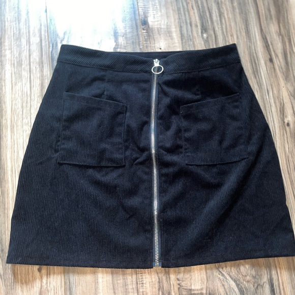 SHEIN Black Mini Skirt - Picture 2 of 5